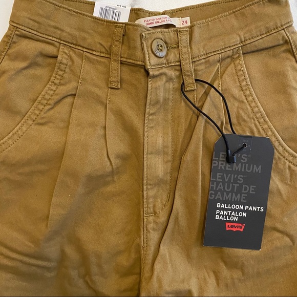 NEW Levi’s High-Rise Cropped Balloon Leg Pants - Picture 5 of 10